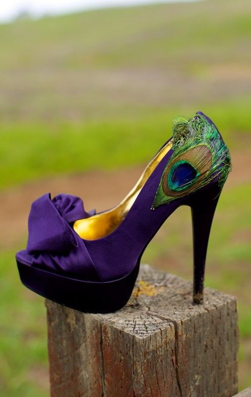 Hochzeit - SAMPLE SALE ... Purple Satin Peacock Pumps .. Size 8