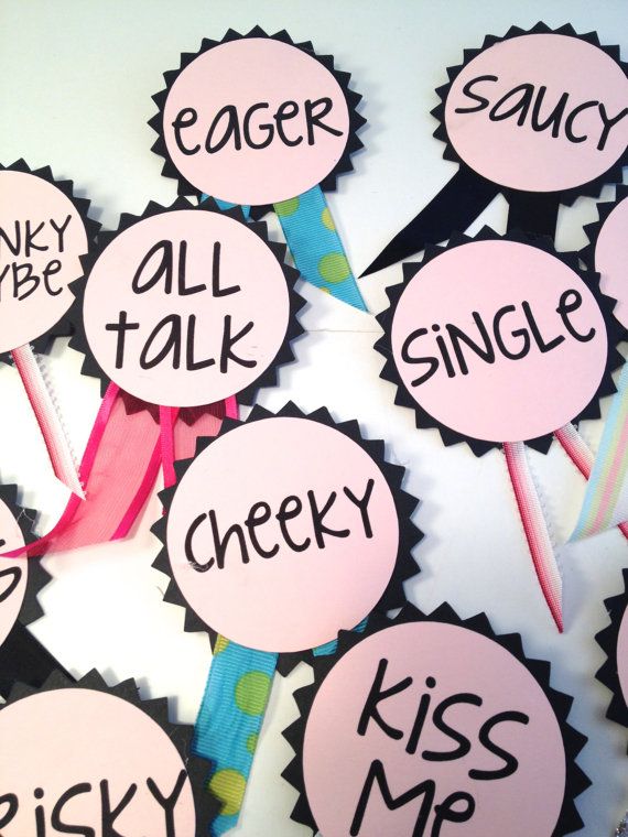 Mariage - Bachelorette Party Pins, Name Tags, Bachelorette Sash, Bachelorette Party Decorations