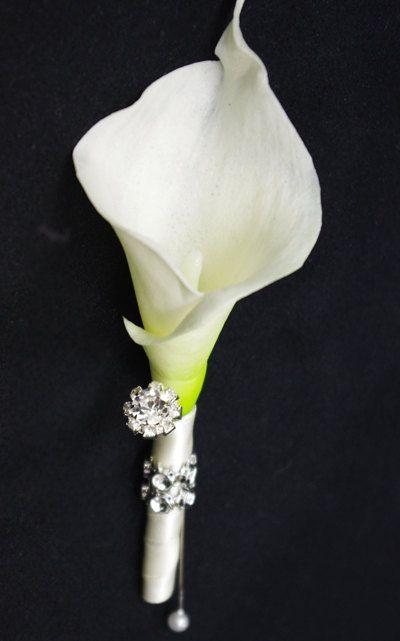Свадьба - Silk Calla Lily Wedding Boutonniere - Brooch Wedding Boutonniere - Natural Touch Calla In Your Choice Of COLOR