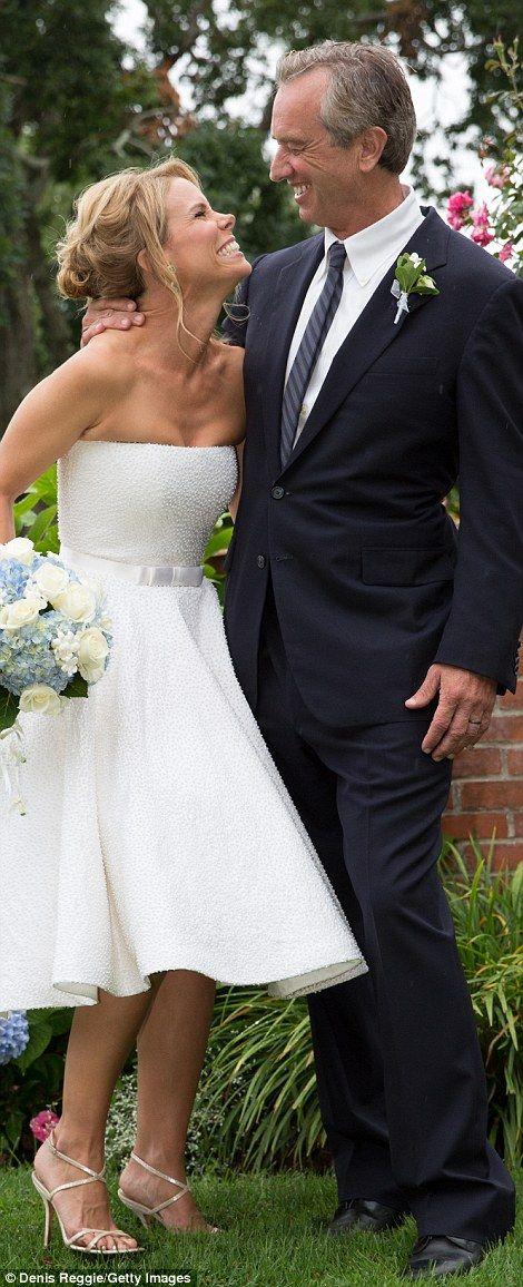 Hochzeit - PIC EXCL: First Glimpse At Cheryl Hines And Bobby Kennedy's Wedding