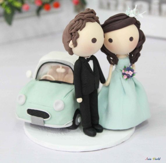 Свадьба - Wedding Cake Topper, Clay Couple In Tiffany Wedding And Nissan Figaro Clay Miniature, Clay Ring Holder, Wedding Clay Doll, Clay Figurine