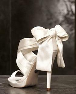 Hochzeit - Vera Wang 'White Collection' Ivory Bride High Heel Sandal W/ Bow - Size 7.5