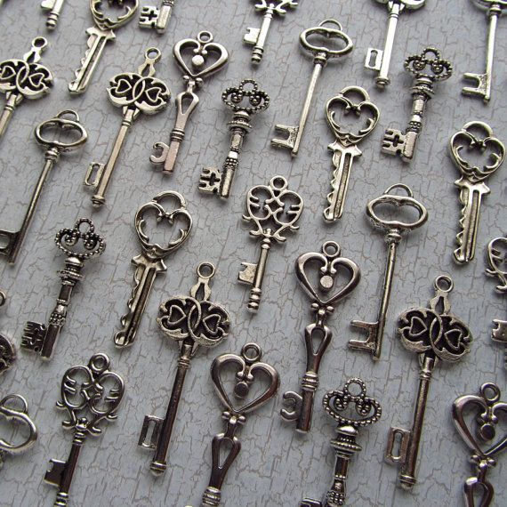 Wedding - The Koronia Collection - Skeleton Key Charm Assortment In SILVER - DOUBLE Set Of 72 Keys