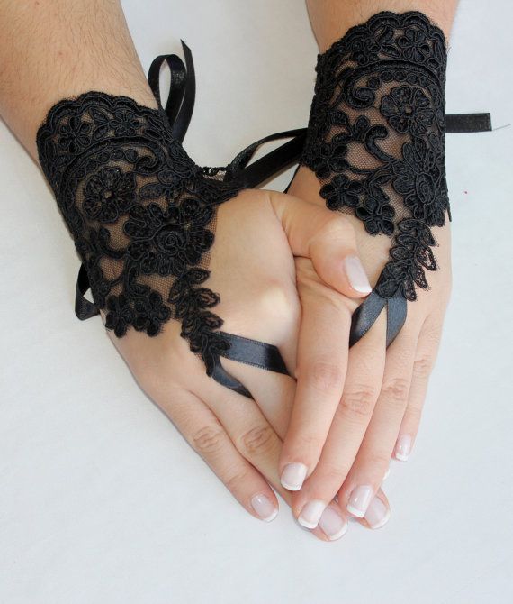 Hochzeit - Gloves // Black Gloves,goth, Gothic , Wedding, Bridal Gloves, Body Tattoo, Vampire , Victorian, FREE SHIPPING