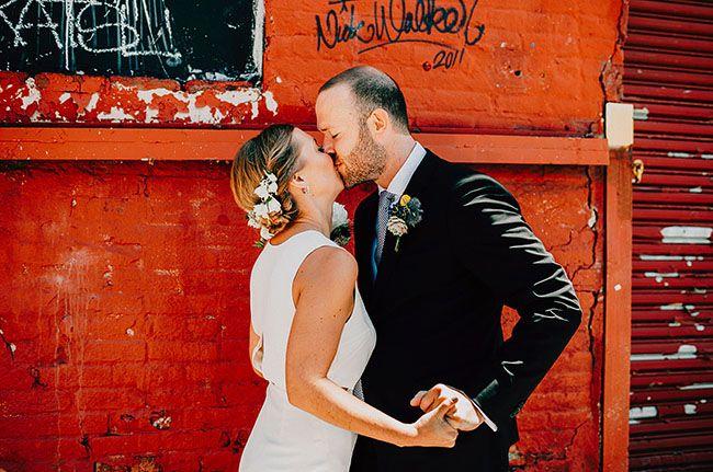 Свадьба - Modern Brooklyn Waterfront Wedding: Sara   Steffen