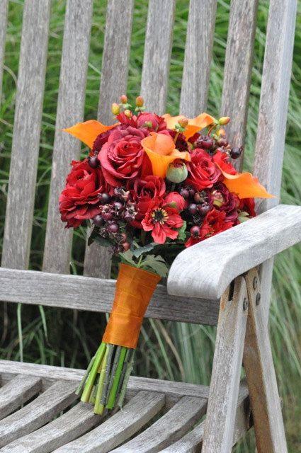 Свадьба - Vibrant Fall Wedding Bouquet, Keepsake Bouquet, Bridal Bouquet, Made With Orange Calla Lily, Red Rose, Ranunculus, Berry Silk Flowers