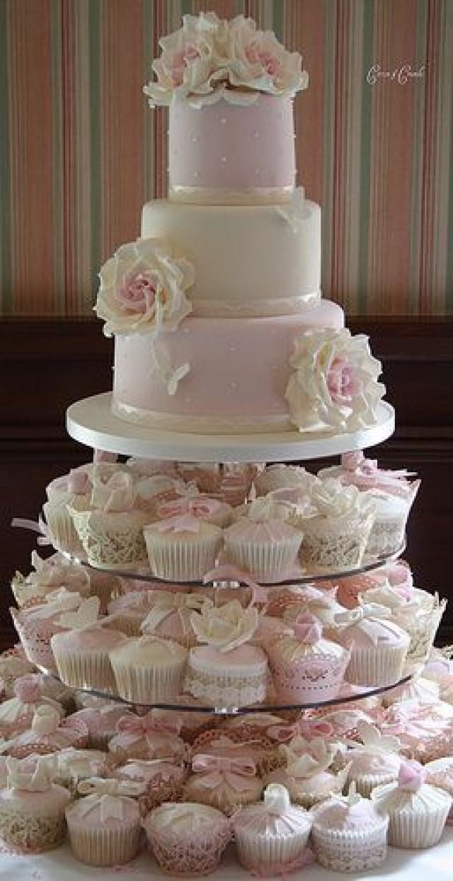 Hochzeit - The new European creative acrylic frame tower wedding cake four layers pastry cake round shelf acrylic cupcake stand