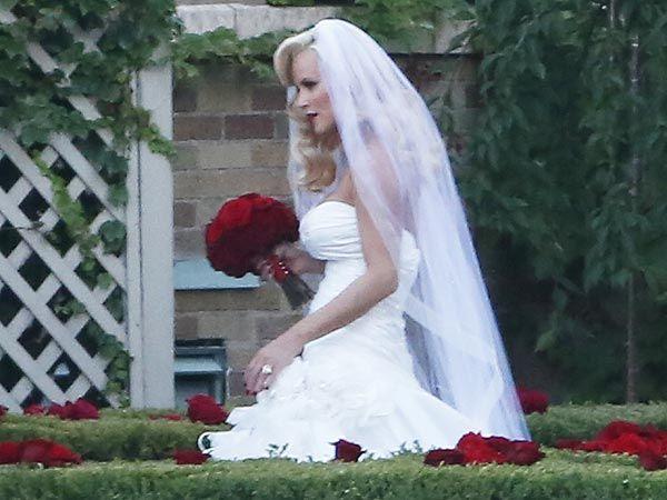 Hochzeit - Jenny McCarthy's Wedding Dress: See The Photos!