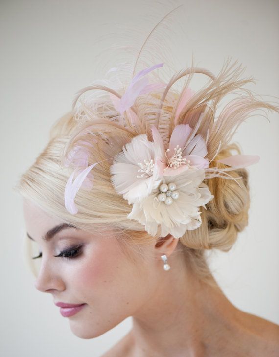 Свадьба - Bridal Fascinator, Fascinator, Ivory, Gold, Pink, Bridal Head PIece, Feather Head Piece, Feather Hairclip, Feather Flowers - CONSTANCE