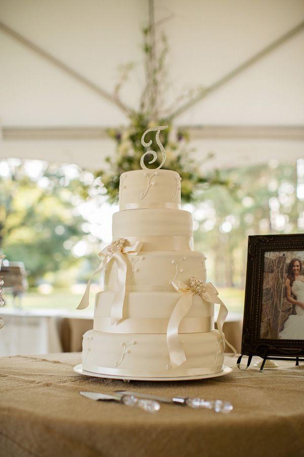 Hochzeit - Classic Southern Ivory And Gold Wedding