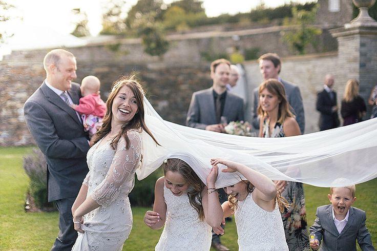 Hochzeit - Jenny Packham Glamour For A Laid Back And Relaxed Devon Wedding
