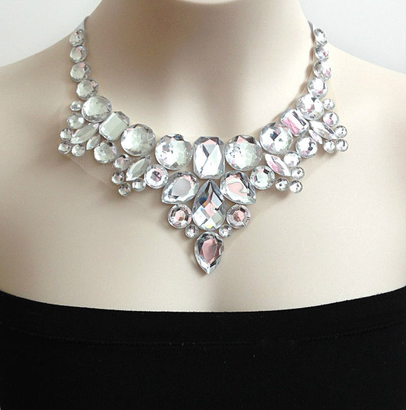 Свадьба - clear rhinestone bib tulle necklace, wedding, bridesmaids, prom, party necklace NEW