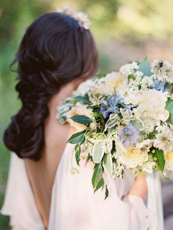 زفاف - Bouquet With Blue And Ivory Flowers