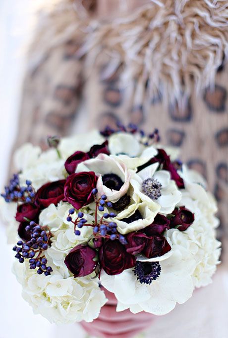 Свадьба - White And Red Winter Wedding Bouquet