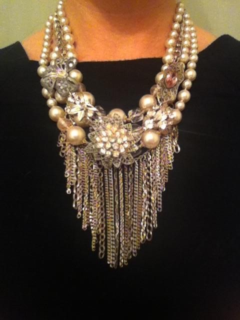 Свадьба - Vintage Rhinestone Brooch And Pearl Statement Necklace With A Bow