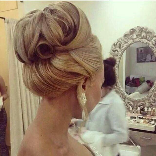Hochzeit - A Bride's Bridal Hair
