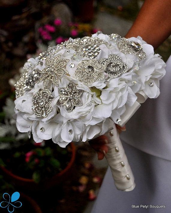 Hochzeit - Not A Deposit - Crystal Hydrangea Brooch Bouquet - MEDIUM- Wedding Bouquet - Bridal Bouquet