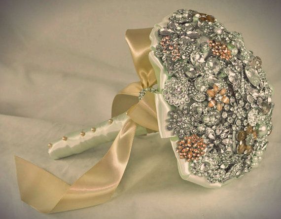 Wedding - FULL PRICE (not A Deposit) MEDIUM Champagne Crystal Brooch Bouquet - By Blue Petyl - Bridal Bouquet - Wedding Bouquet