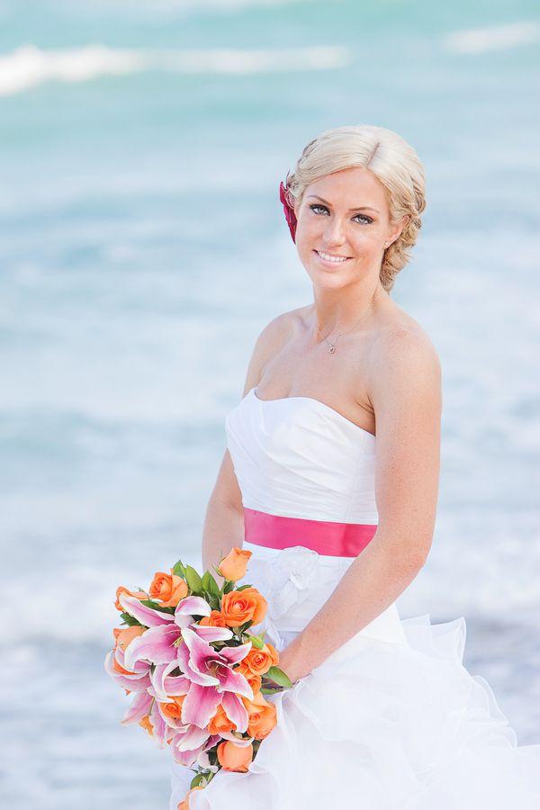 Hochzeit - {Tangerine & Hot Pink} Riviera Cancun Wedding