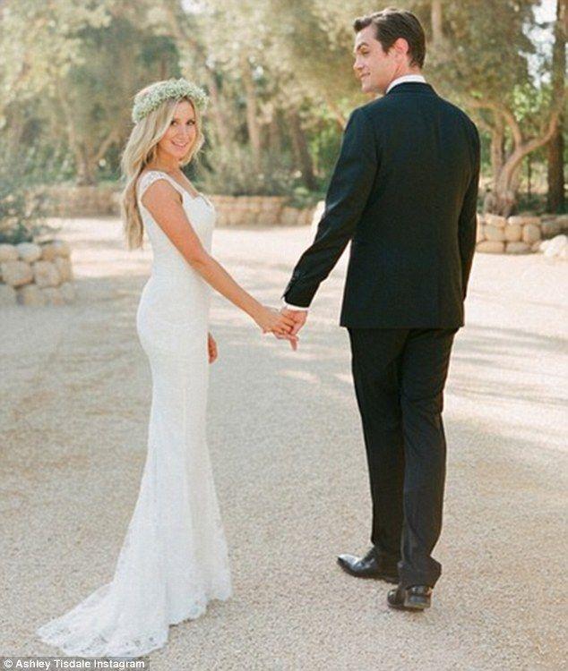 زفاف - Ashley Tisdale Marks First Week Of Marriage By Sharing Instagram Snap