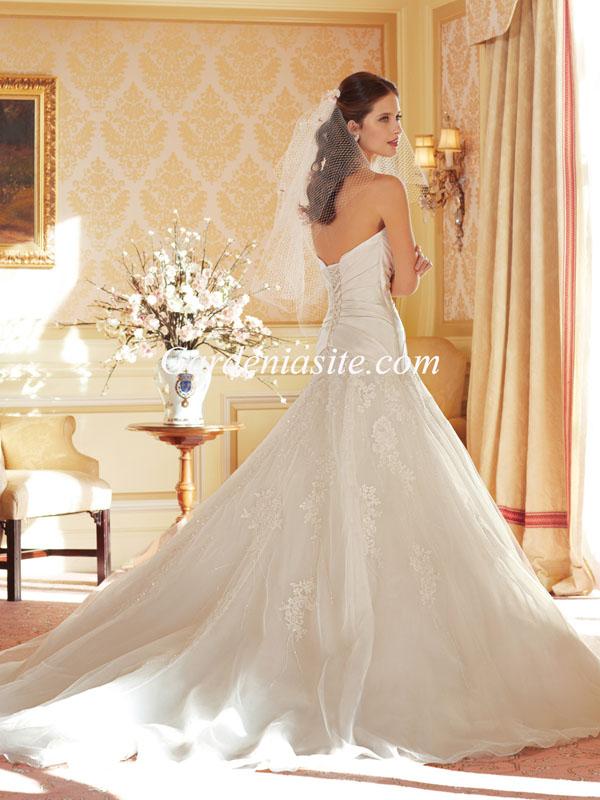 Mariage - A-line Sweetheart Chapel Train Appliques Shiny Crystals Tulle Wedding Dress 2014