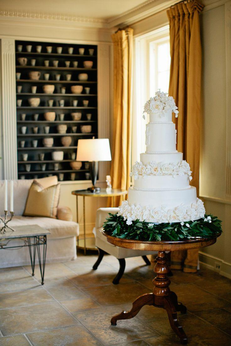 Свадьба - Elegant White Wedding Cake