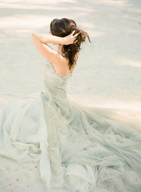Свадьба - Elegant Beach Bridal Gown