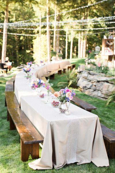 Hochzeit - {Wedding Wednesday} 5 Tips For A Chic Backyard Wedding