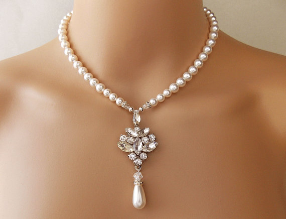 Свадьба - Bridal Necklace, Pearl Necklace, Wedding Necklace, Statement Necklace, Swarovski Pearls, Vintage Style Necklace, Brooch Necklace - ALYSSA
