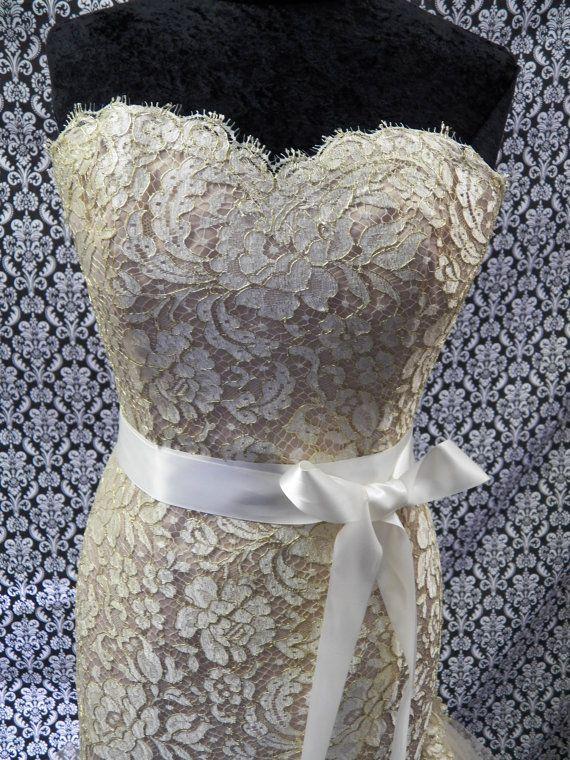 Hochzeit - Ivory And Gold Chantilly Lace Mermaid Wedding Gown