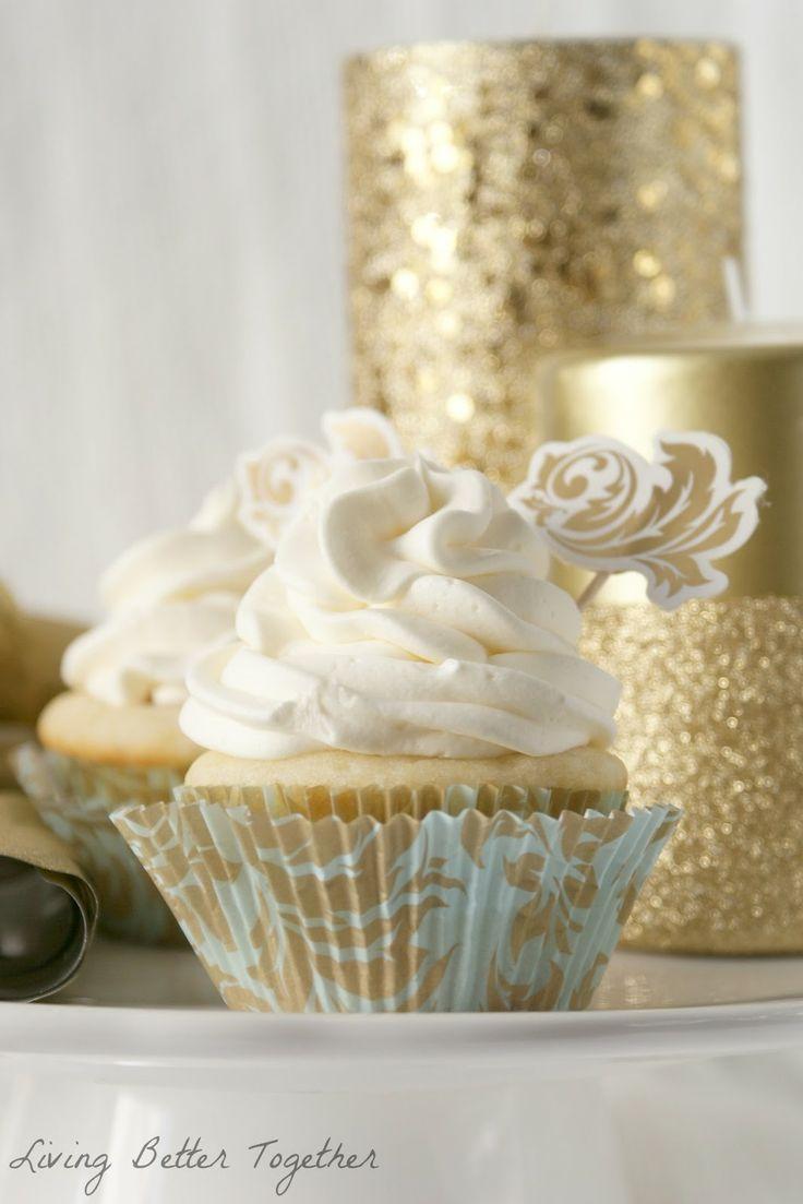 Hochzeit - White Chocolate Raspberry Champagne Cupcakes