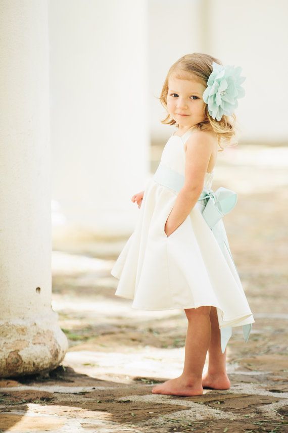 Hochzeit - Ivory Flower Girl Dress / Sweetheart Neckline / Custom Color Sash & Flower / Mint, Peach, Seafoam, Coral