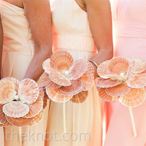 Hochzeit - 9 Alternatives To The Classic Bridal Bouquet