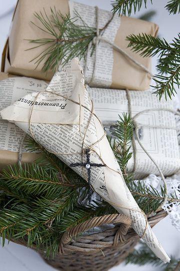 Hochzeit - Newsprint Inspired Christmas