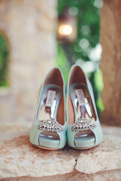 Mariage - Preppy Romance At Natures Point On Lake Travis