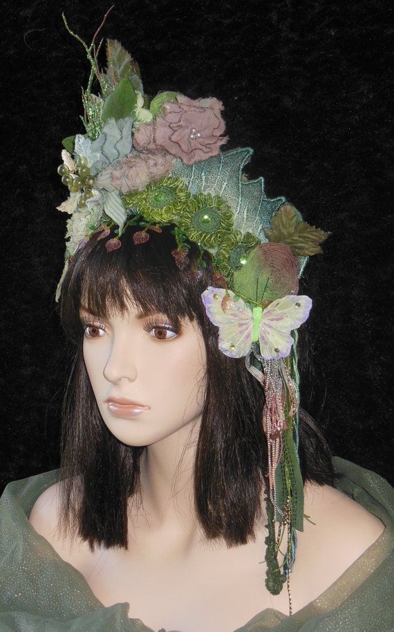 Hochzeit - Fantasy Fairy Queen Princess Nymph Pixie Costume Faire Midsummers Night Dream Leaves Wreath Woodland Hand Dyed Headdress Headpiece Crown