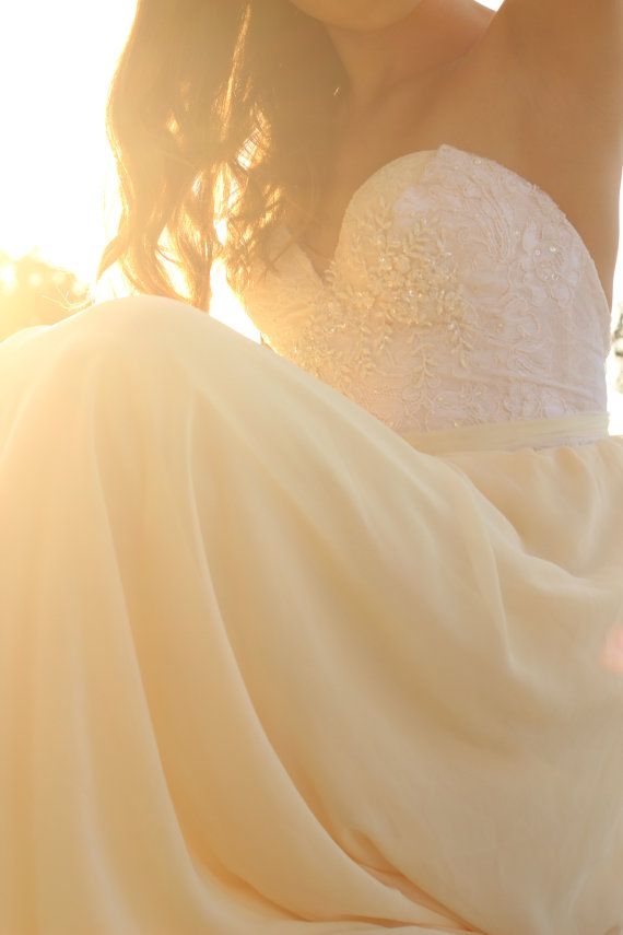 Mariage - Wedding Dress- Strapless Bustier Chiffon And Lace Bohemian- 2 Day SAMPLE