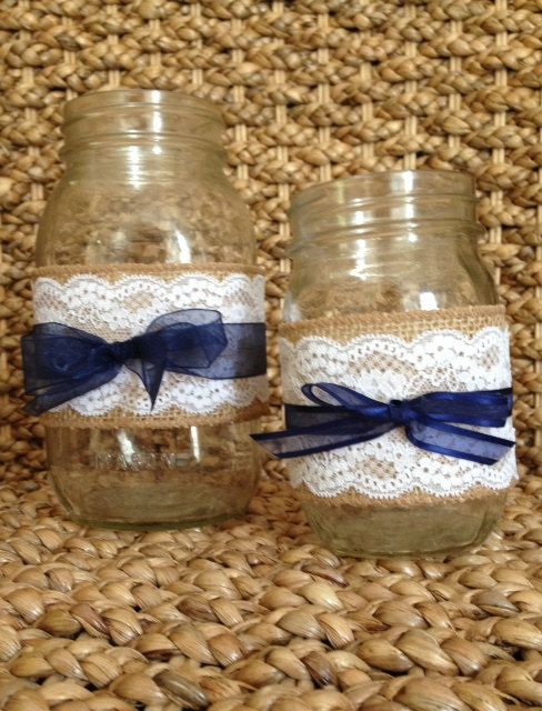 Свадьба - RUSTIC WEDDING DECORATIONS Burlap And Lace Mason Jar "Sleeves" Decor