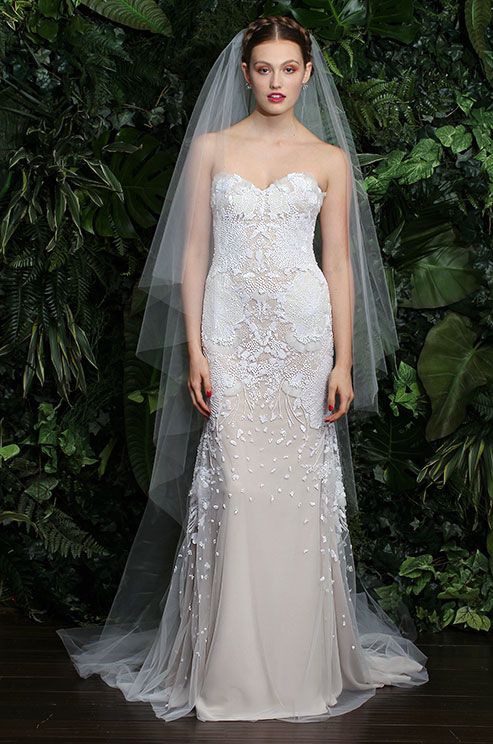 Hochzeit - The Beautiful Bride Wears A Multi-tiered, Chapel Length Tulle Wedding Veil From The Naeem Khan Fall 2014 Bridal Collection.