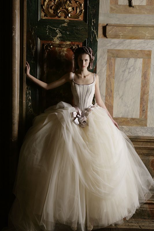 Свадьба - Sleeveless Wedding Gown Inspiration