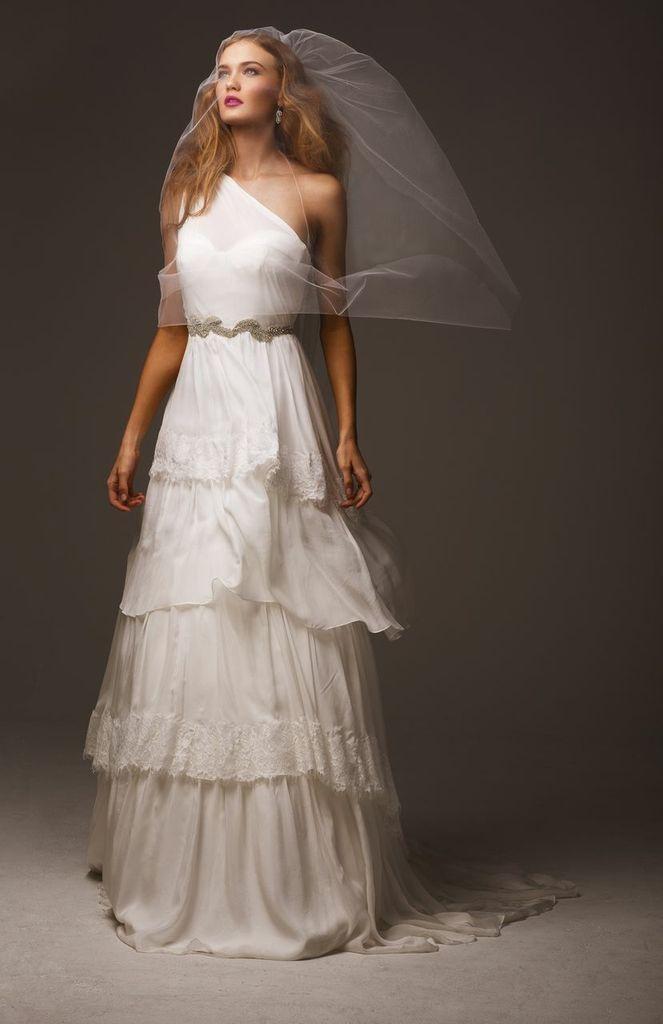 Свадьба - One Shoulder Strap Wedding Dress Inspiration