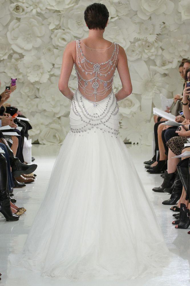 Hochzeit - 22 Hot-Off-The-Runway Wedding Gowns That Look Even Better From The Back