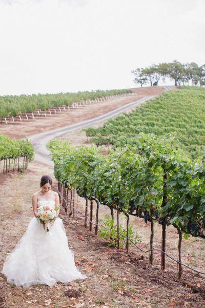 Hochzeit - Romantic Blushing Affair In Wine Country