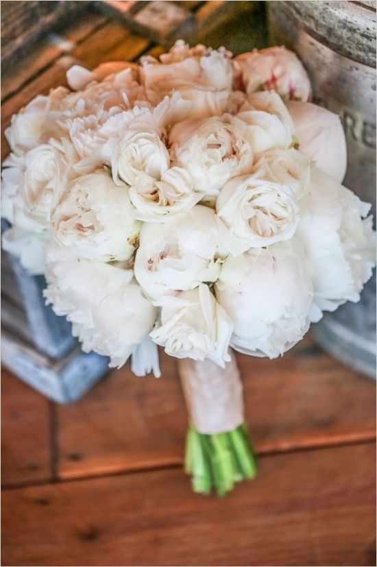 Свадьба - Finding The Right Flowers For Your Wedding Bouquet