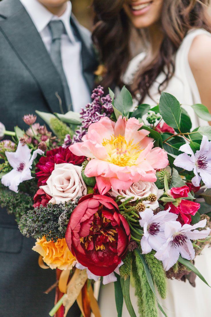Hochzeit - Gorgeous Colorful Fall Bouquet
