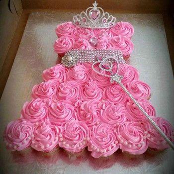 Hochzeit - Grown Up Princess Cake: Because We Still Dream Of Prince Charming Too