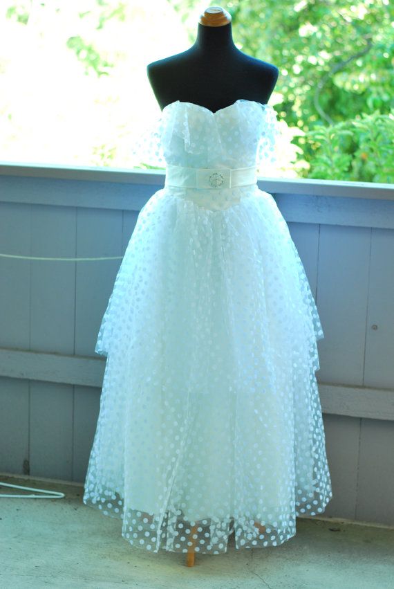 Свадьба - SWEETHEART POLKA DOT Vintage Feel Wedding Dress--Make To Measurement