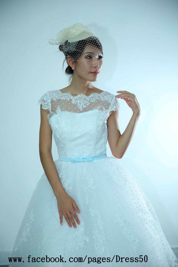 زفاف - 50's Inspired Polka Dots LACE Wedding Dress Features Buttons Up Back View And Cape Sleeves_make To Measurement