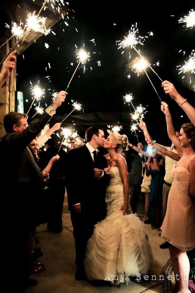 زفاف - Community Post: 18 Photos That Prove Sparklers Are A Must At Your Wedding