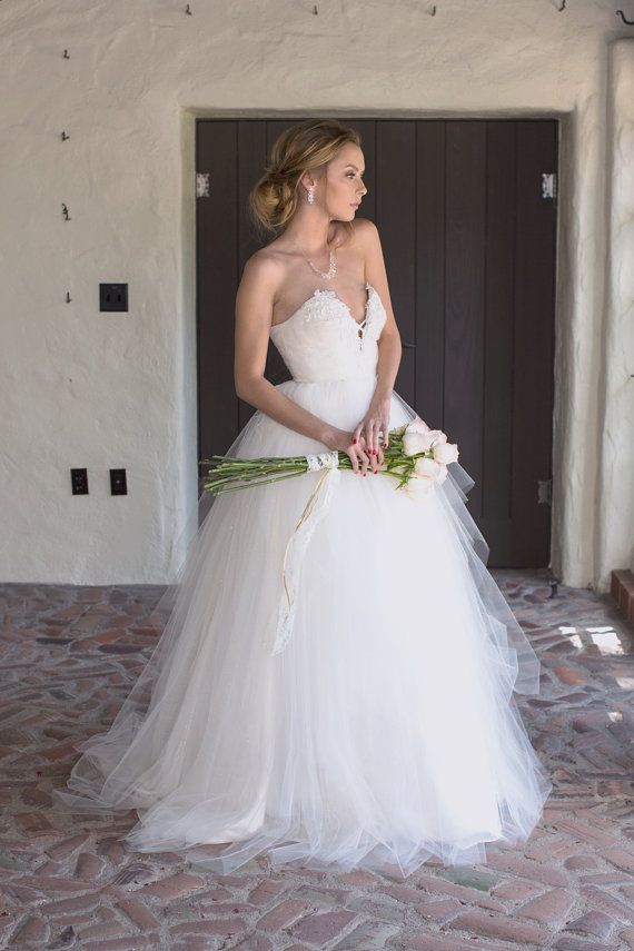زفاف - Golden Bridal Dresses, Tulle Wedding Dress, Wedding Gown Dress, Charming And Sexy, Strapless Ball Gown For The Bold Romantic Brides
